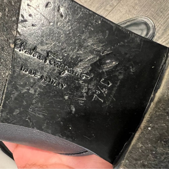 Salvatore Ferragamo loafers. - Picture 8 of 8